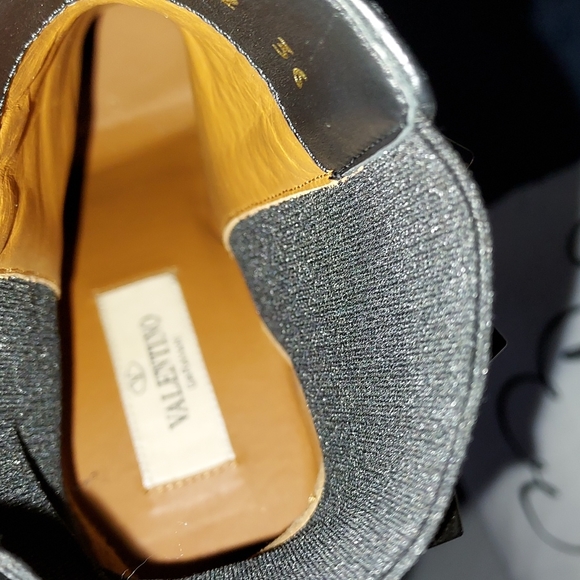 Valentino - Picture 2 of 2